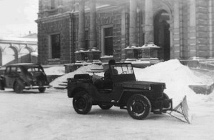 Snowplough in front of the mansion, 1950.