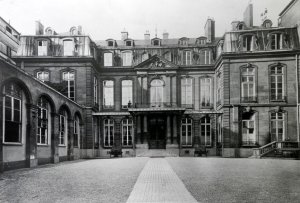 Main front to cour d'honneur.