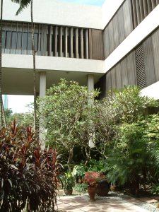 Court at the centre of the offices, 2004.