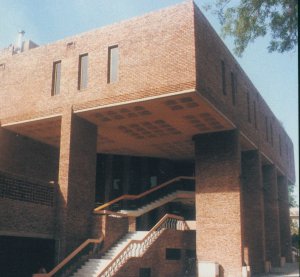 Entrance towards atrium on first floor, 1985.